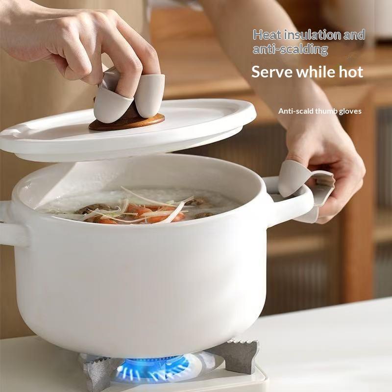 Kitchen Gadgets Built In - Anti-Slip Silicone Cooking Gloves, Three-Finger Heat
